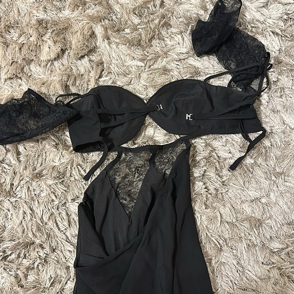 ASOS DESIGN corset detail cold shoulder maxi dress with lace inserts in black - Picture 10 of 11